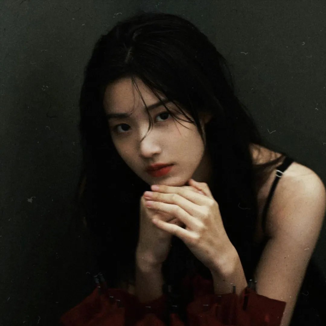 桥上的女孩